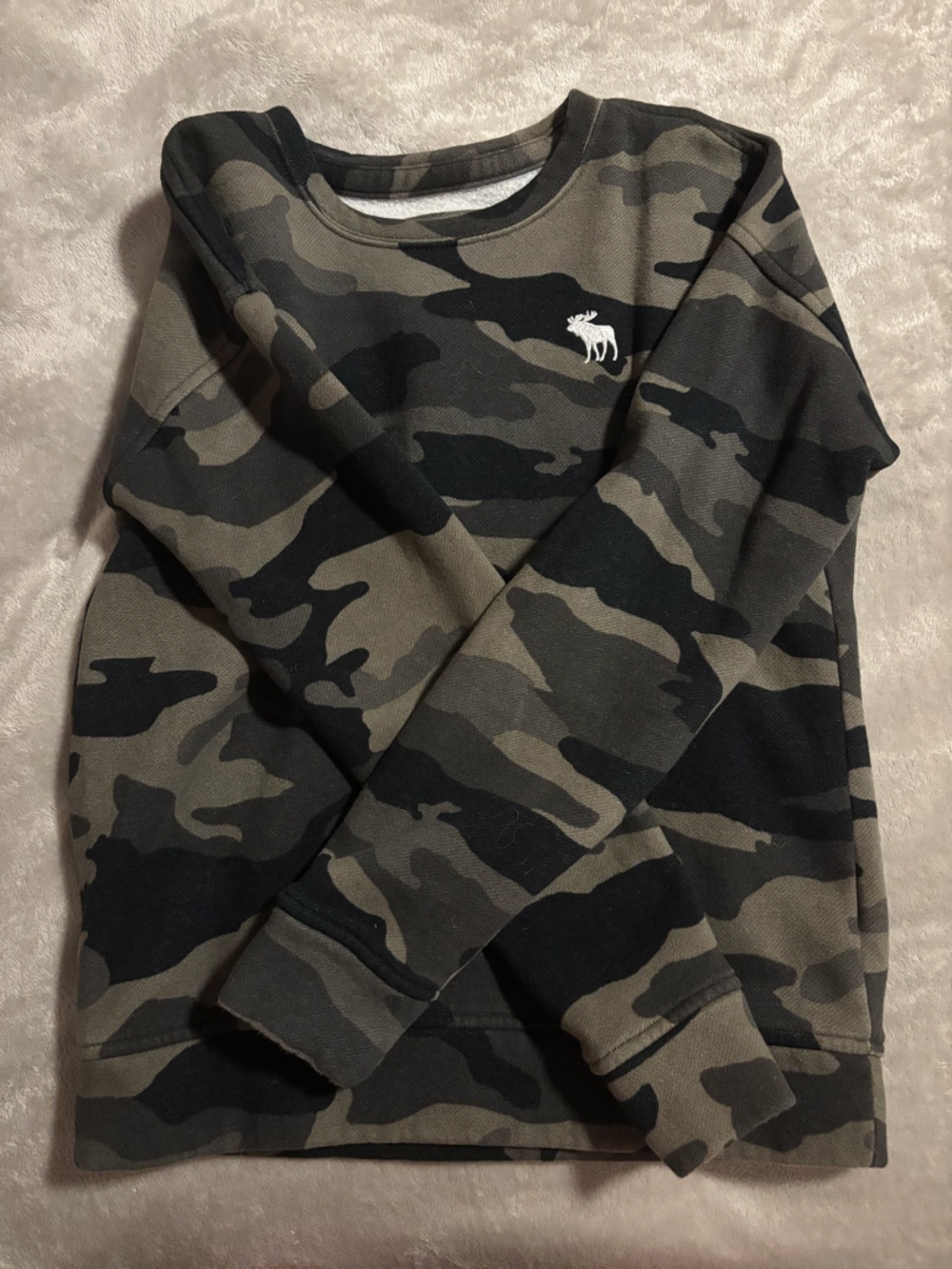 Abercrombie kids green camo sweatshirt